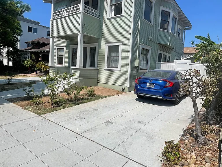 1066 Robinson Ave #1 — Photo 7