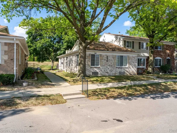 2078 Parmenter Blvd, Royal Oak, MI 48073