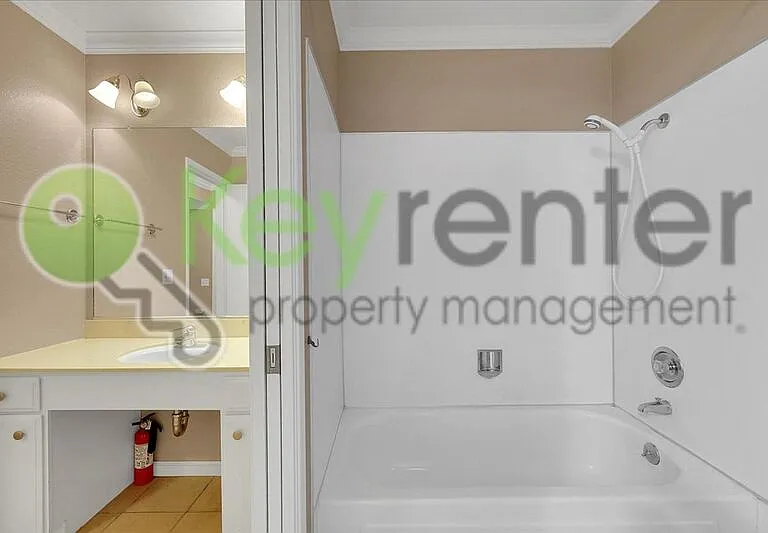 2254 Woodside Ln #2 — Photo 20