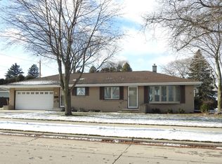 1474 N 10th St, Manitowoc, WI 54220