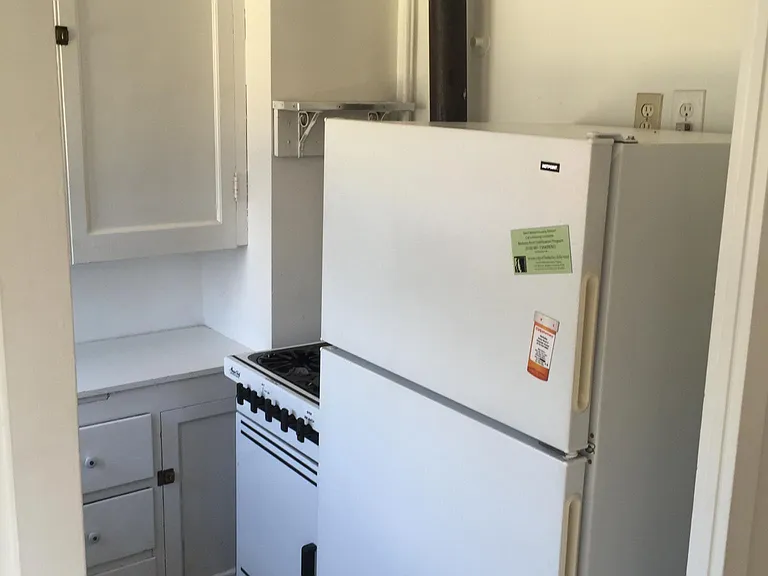 2535 Regent St #6 — Photo 17