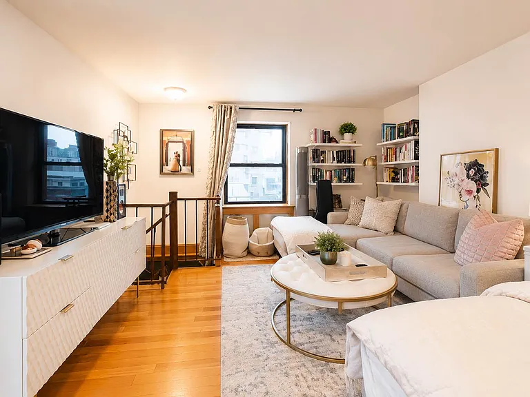 67 W 73rd St #4D — Photo 6