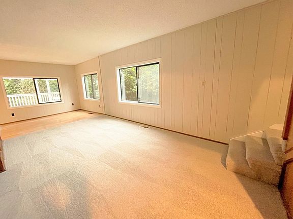 4th image of 15335 NE 64th Ct