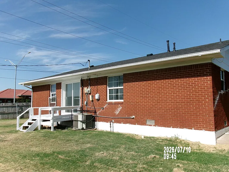 1024 SW 42nd St — Photo 20