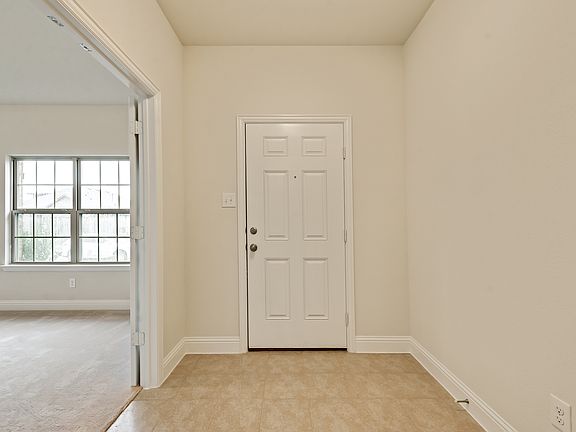 4th image of 816 Bird Creek Dr