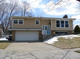 1718 Lenora Ter NW, Grand Rapids, MI 49504
