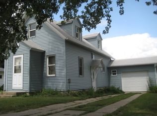 420 Pike St, Ridgeway, IA 52165