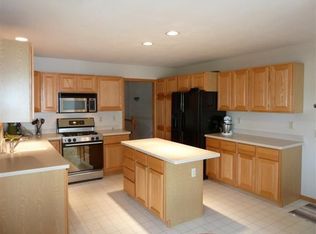3725 Country Grove Dr, Madison, WI 53719
