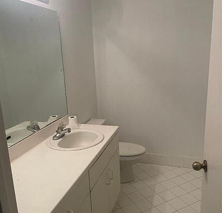 3rd image of 2171 Madeira Dr