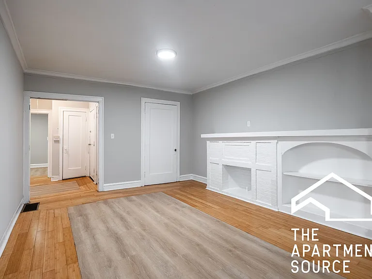 6309 N Oakley Ave #2 — Photo 2