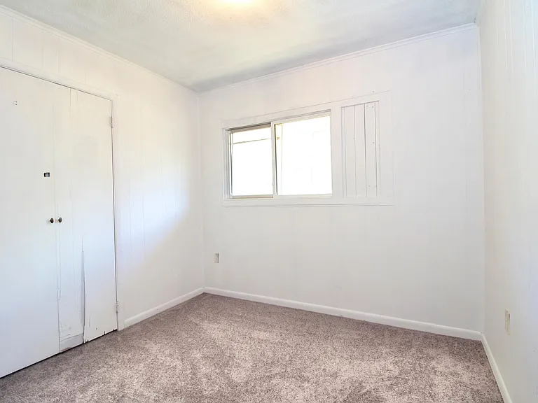 142 W Bluford St — Photo 13