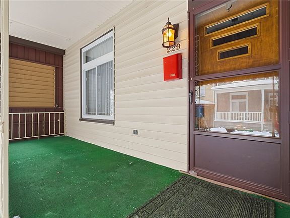 4th image of 229 Clifton Ave