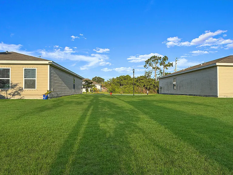 1958 SE Floresta Dr — Photo 31