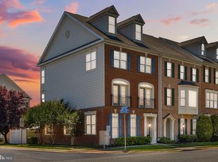 42465 Greenside Dr, Ashburn, VA 20148