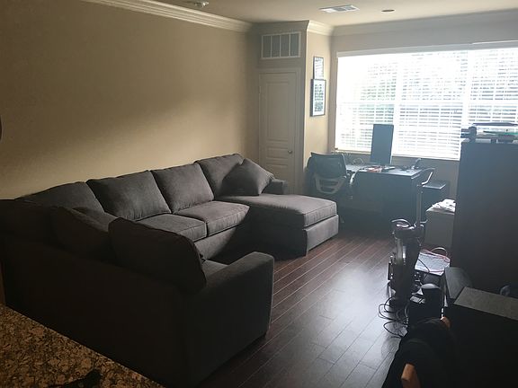3rd image of 3018 Thomas Ave APT F