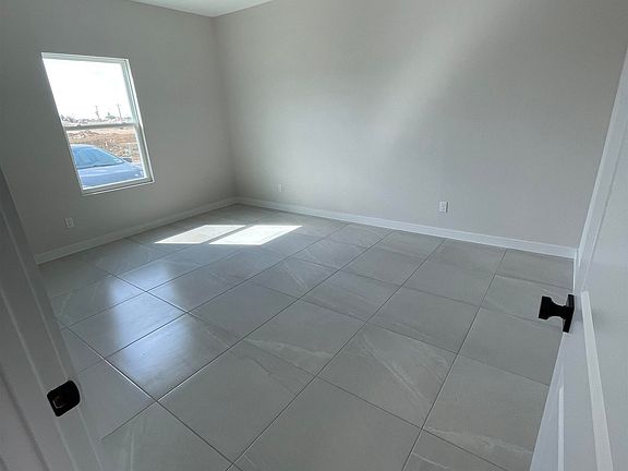2nd image of 4014 Avenue Fenix Dr