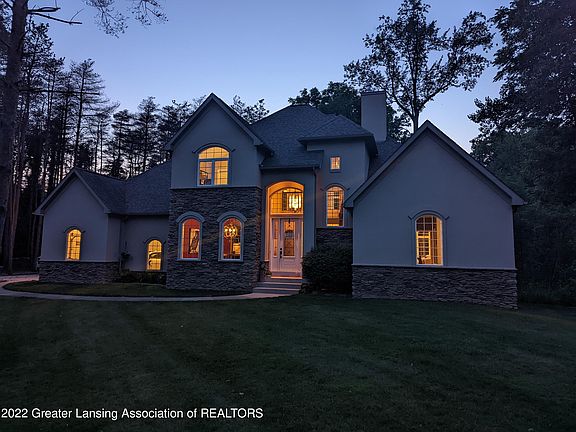 3rd image of 5678 Laurenway Dr