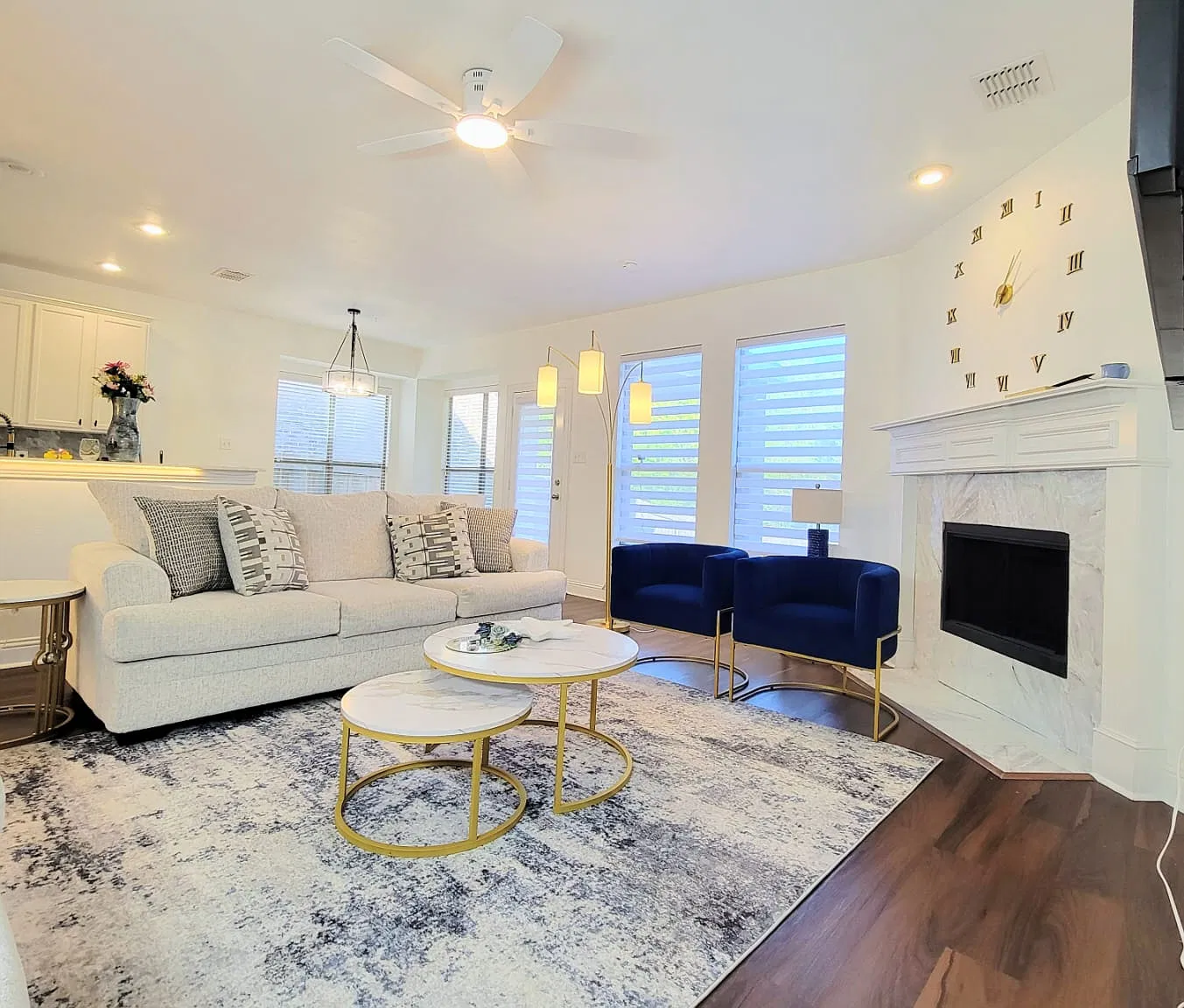 4 bed, 2925 sqft, $3,200 — Photo 2