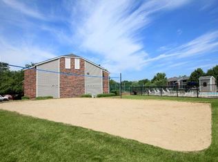 88 Ascot Ln APT 2715, Willowbrook, IL 60527