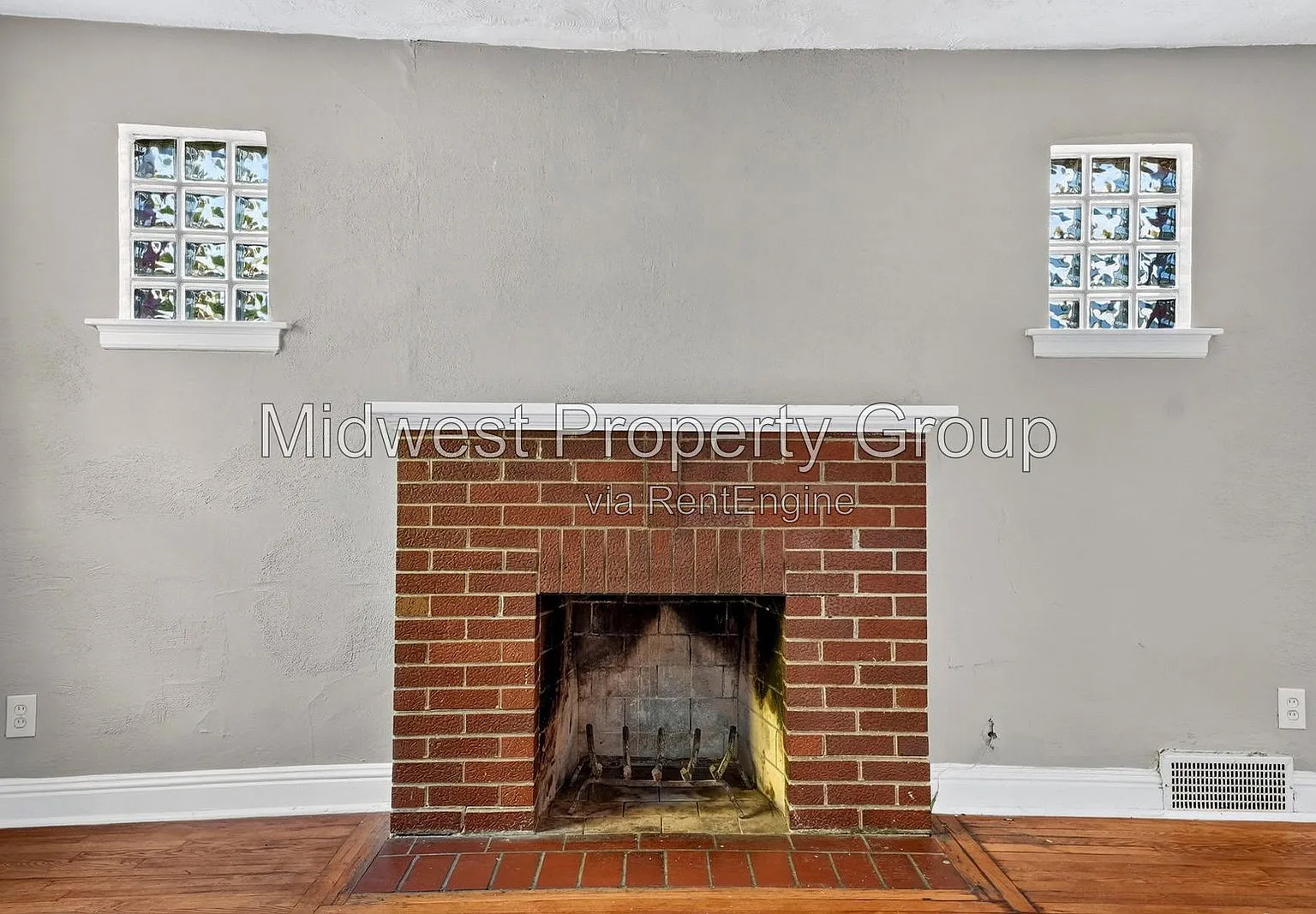 3 bed, 1.0 bath, 1141 sqft, $1,200 — Photo 4