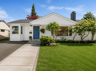 1287 W 15th St, North Vancouver, BC V7P1N1
