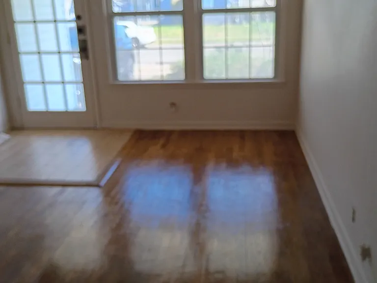 734 Chase Dr — Photo 2