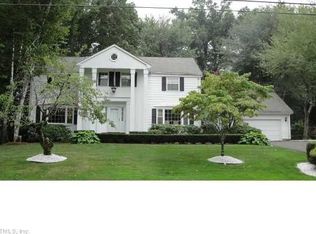51 Tumblebrook Ln, West Hartford, CT 06117
