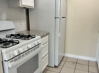 9427 S Broadway, Los Angeles, CA 90003