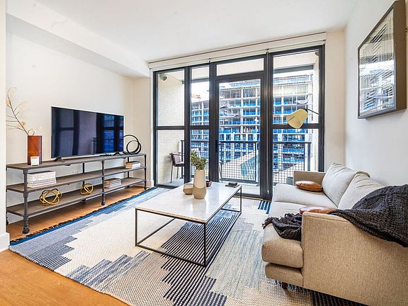 3rd image of 331 N St NE APT 320