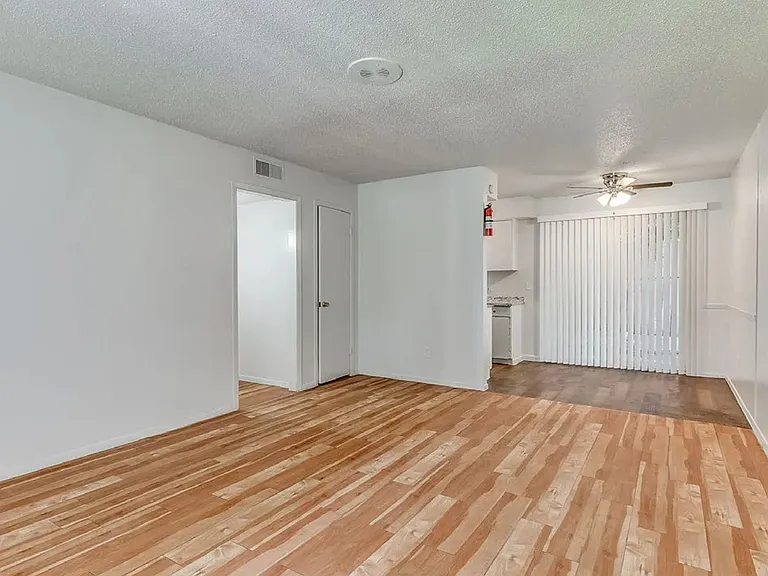 The Pines Apts — Photo 5