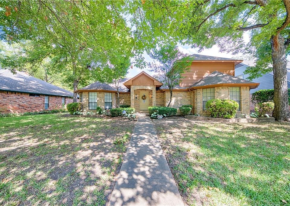 1st image of 359 Meadow Creek Dr