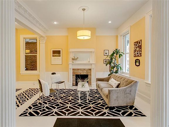 5th image of 2038 W Grace St