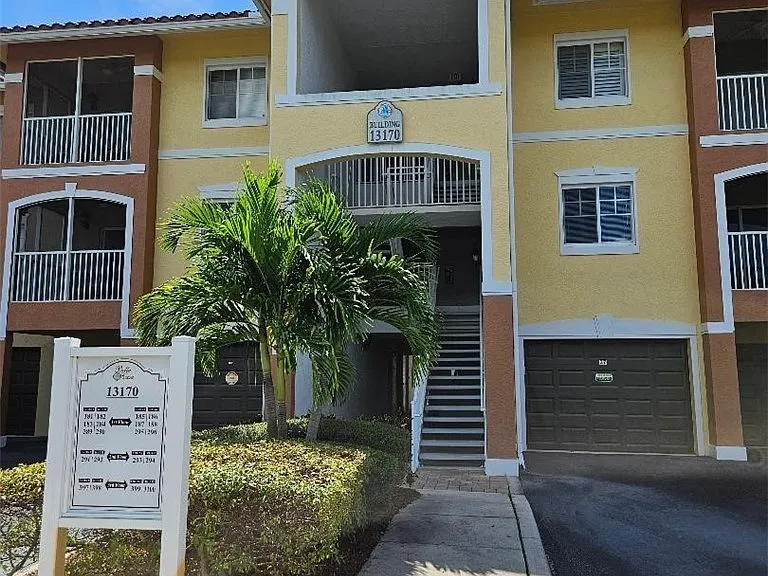 13170 Bella Casa Cir #293 — Photo 4