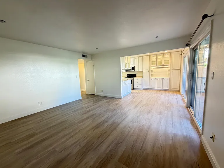 6241 Riverside Blvd #112 — Photo 9