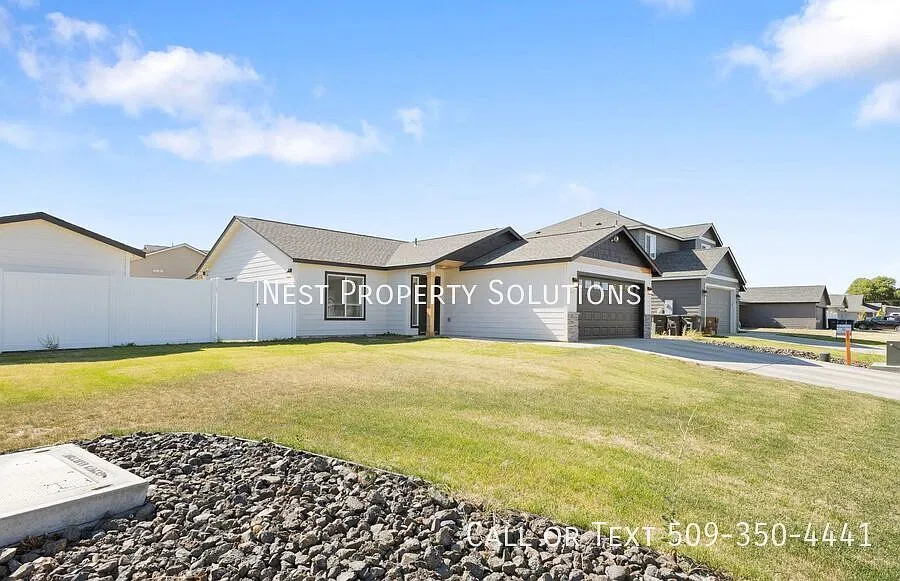 Newly Built Home for Rent on Quiet Street! — Photo 4