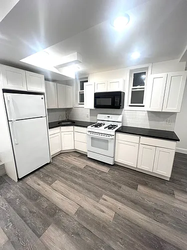 401 Walker St Photo 1