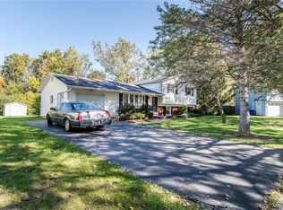 10 Avacado Ln, Rochester, NY 14606