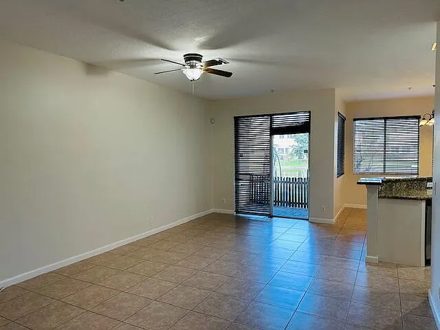 4390 Berkshire Wharf Dr — Photo 31