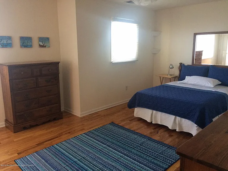 508 Lake Ter — Photo 6