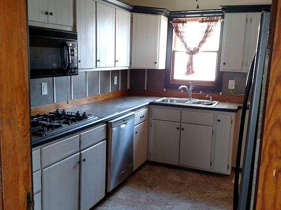 3rd image of 316 NE 11th St