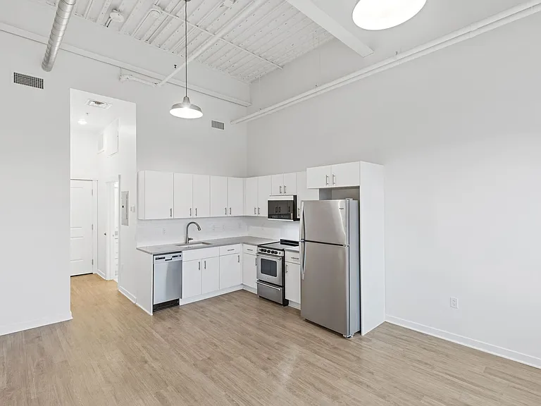 501 S Capitol Ave — Photo 4