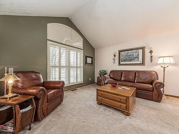2nd image of 1444 Meadowbank Dr