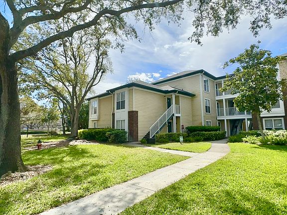 5th image of 10122 Winsford Oak Blvd #1401