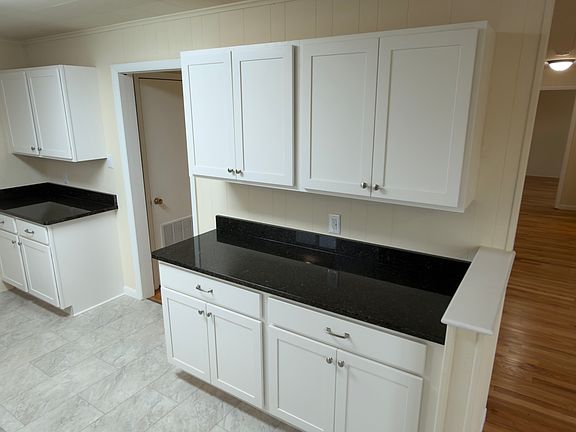 5th image of 21006 Jefferson Blvd #D