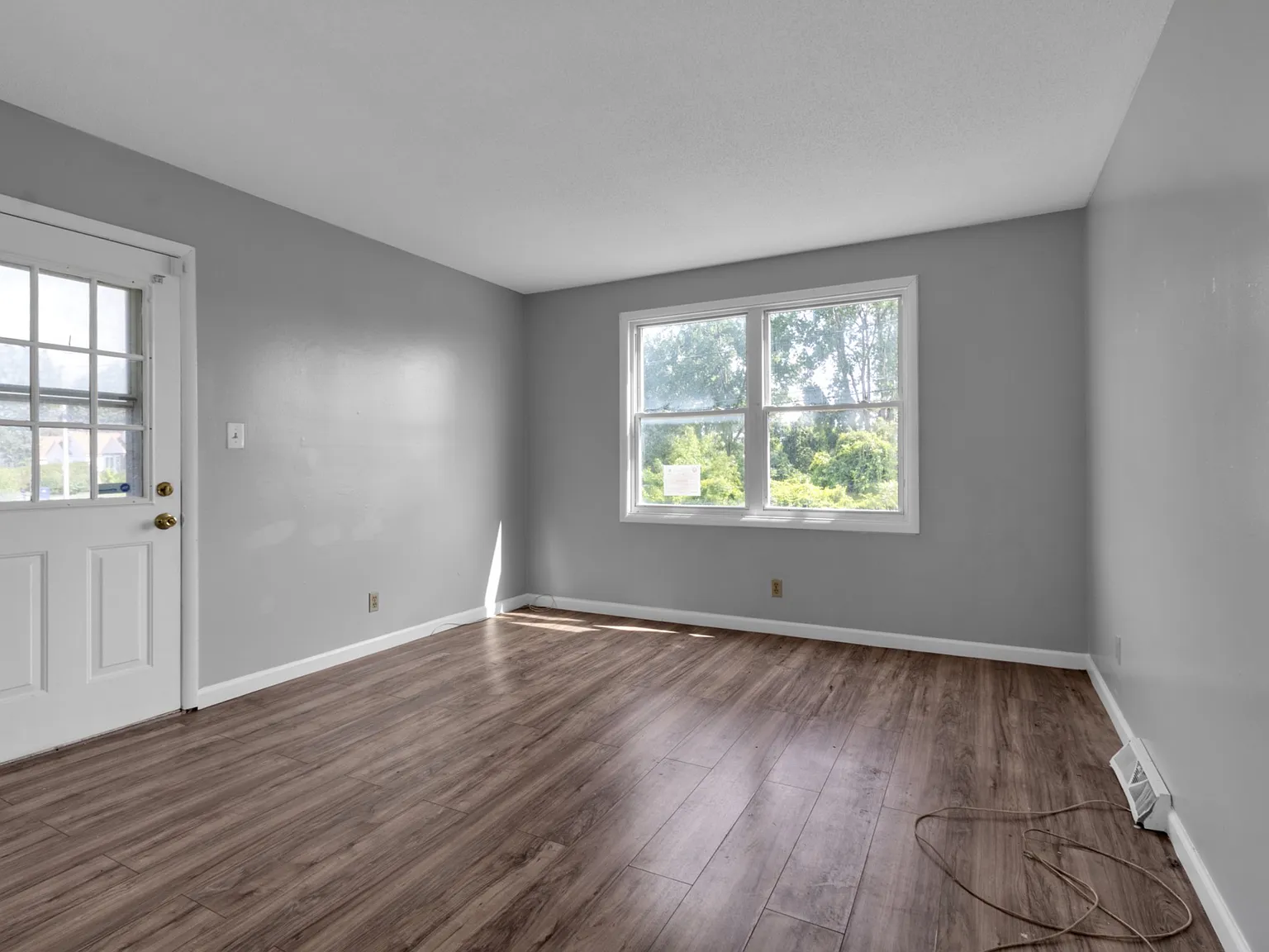 3 bed, 1100 sqft, $1,450 — Photo 3