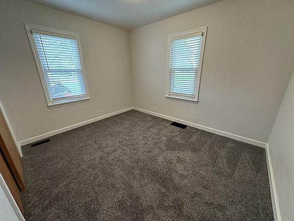 5th image of 809 Zollinger Rd