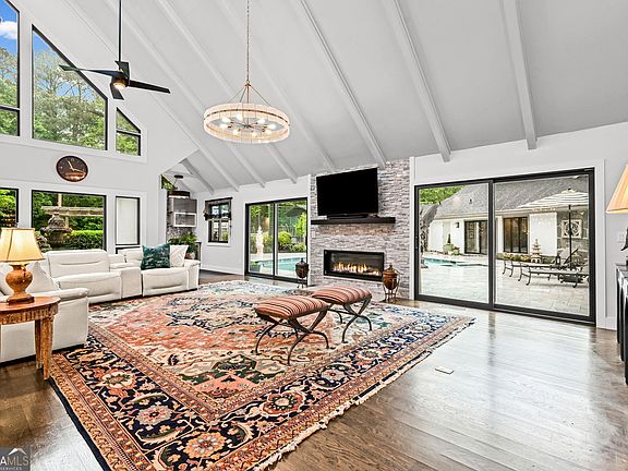 2nd image of 3325 Trickum Rd NE