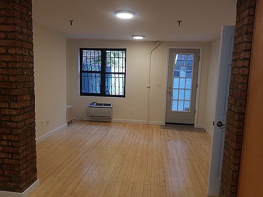 3rd image of 319 W 30th St APT 1R