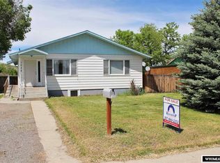 1228 Amoretti St, Thermopolis, WY 82443