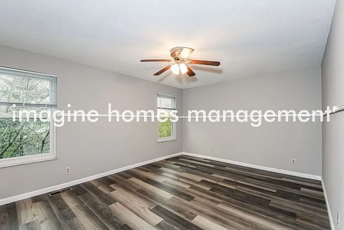 911 Clayworth Dr — Photo 7